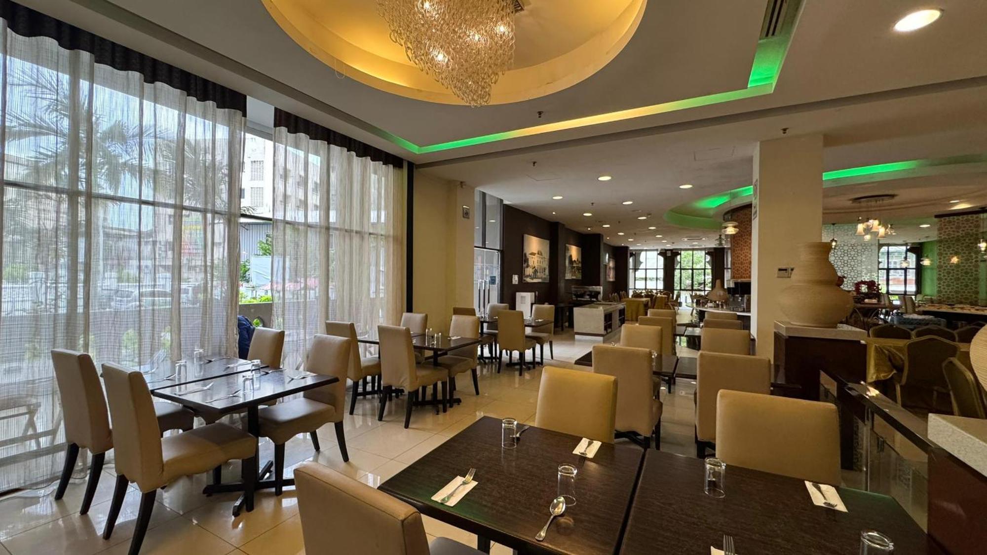 The Grand Puteri Hotel Куала-Тренгану Экстерьер фото